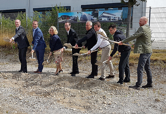 csm_CAPTRON-Spatenstich-C2-groundbreaking-ceremony_c8116b6d98
