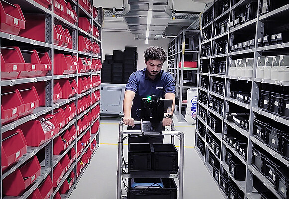 [Translate to Polnisch:] CAPTRON Solutions mobiles Pick-by-Light System ISAC